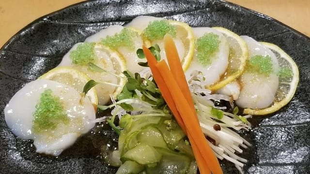 Japanese Big Scallop Sashimi (8pc).