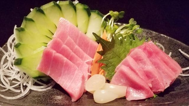 Chutoro Sashimi (8pc).