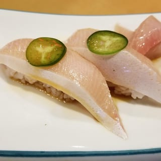 Yellowtail Belly Sushi (2pcs)